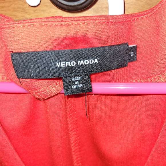 Red dress - Picture 2 of 2